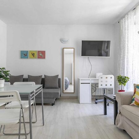 Appartamento Acogedor y céntrico estudio Madrid Esterno foto