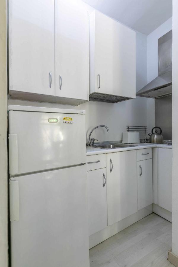 Appartamento Acogedor y céntrico estudio Madrid Esterno foto