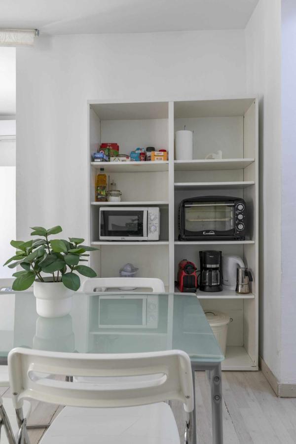 Appartamento Acogedor y céntrico estudio Madrid Esterno foto