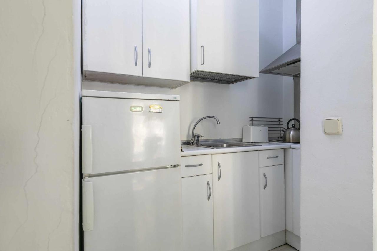 Appartamento Acogedor y céntrico estudio Madrid Esterno foto