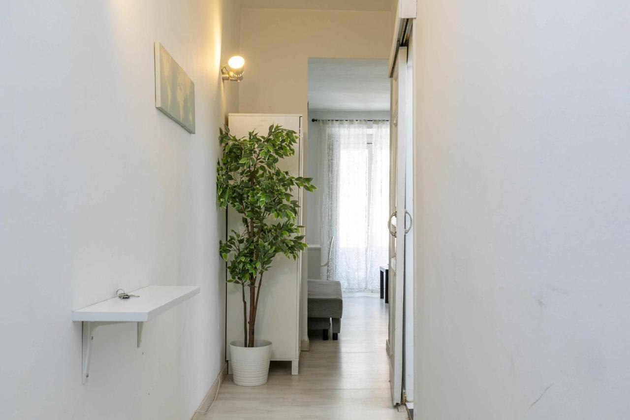 Appartamento Acogedor y céntrico estudio Madrid Esterno foto